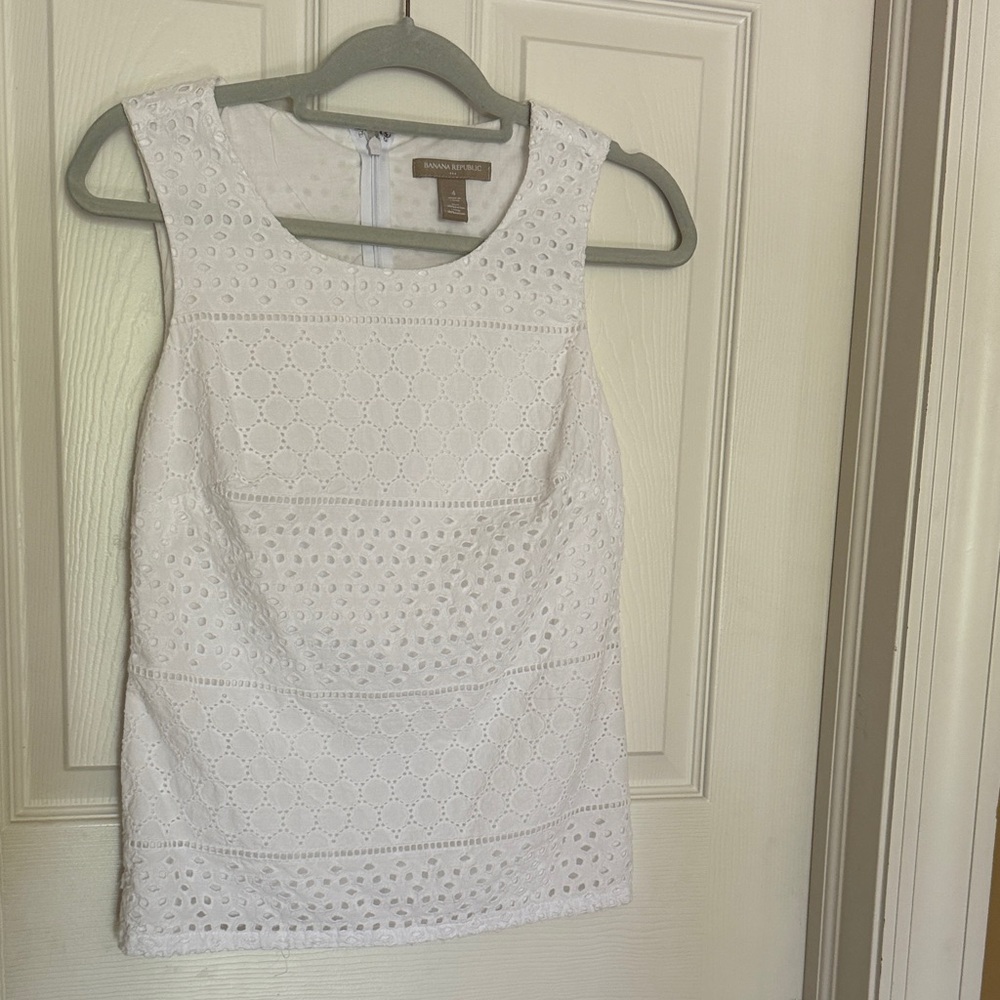Banana Republic White Eyelet Sleeveless Top Womens Size 4